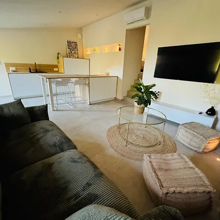 Charmante Maison En Pierre Vue Et Piscine Privee *