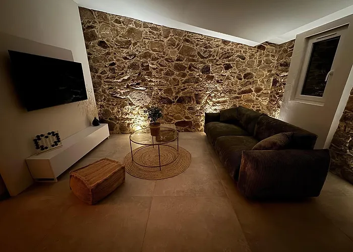 Casa de Férias Charmante Maison En Pierre Vue Et Piscine Privee *