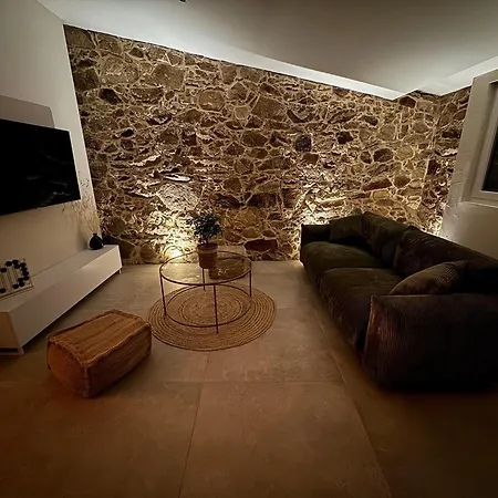 Vakantiehuis Charmante Maison En Pierre Vue Et Piscine Privee *