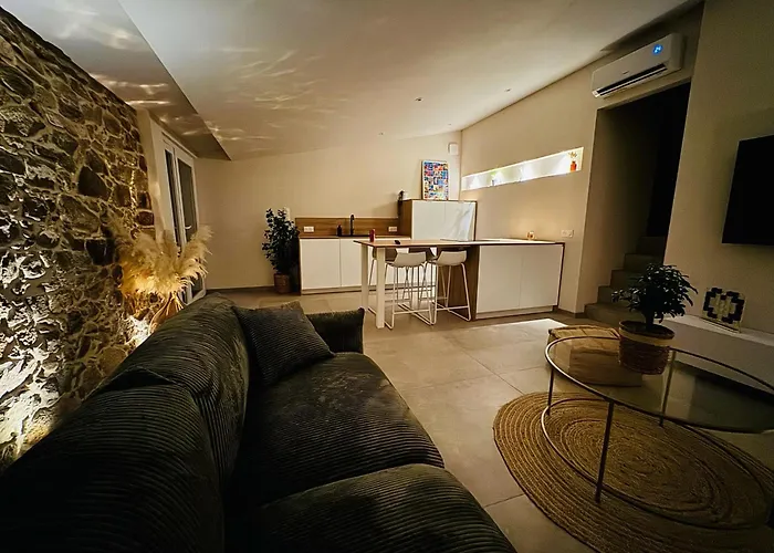 Charmante Maison En Pierre Vue Et Piscine Privee *